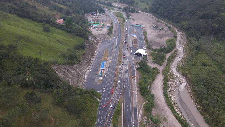 Esta vía cuenta con 23 puentes vehiculares 