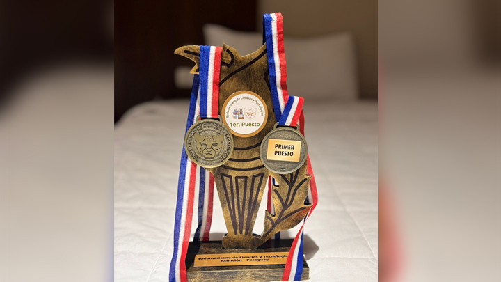 Estudiantes llegaron de Paraguay cargados de premios