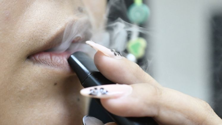 El vapeo, fumar y la contaminación son causantes de esta enfermedad