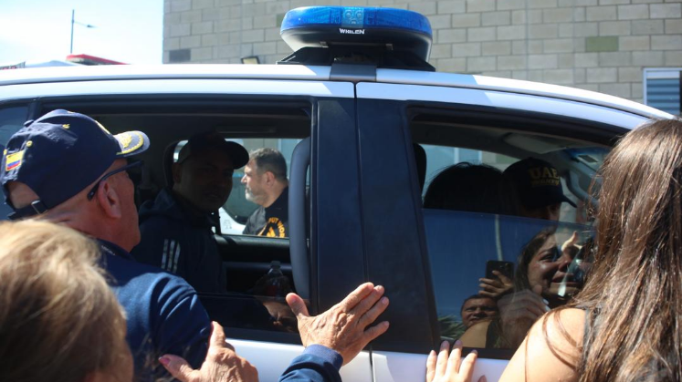 Emotivo reencuentro de los colombianos liberados en la frontera.