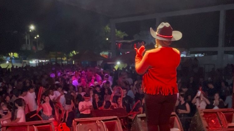 Del 7 al 8 de noviembre se realizaron las primeras ferias y fiestas de la urbanización.