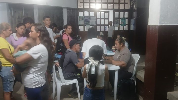 La escalada violenta ha provocado el desplazamiento de más de 250 personas