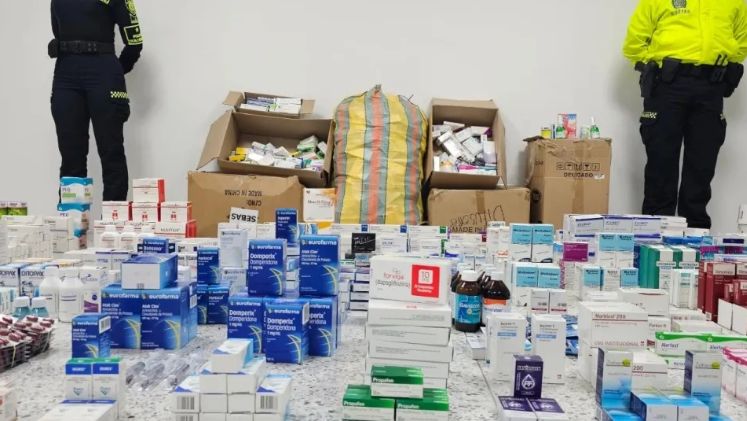 Operativos en ciudades como Bogotá, Barranquilla, Bucaramanga y Cali han dejado cientos de millones de pesos en medicamentos decomisados. / Foto: Cortesía 