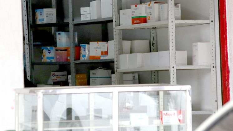 Algunos pacientes reconocen que venden parte de los insumos ante la crisis económica y el desabastecimiento. / Fotos: La Opinión 