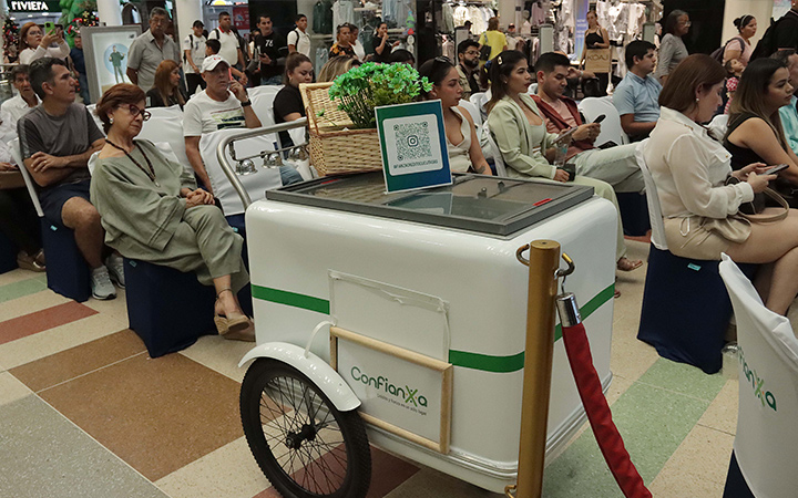 También obsequiaron helados. / Foto Stefany Peñaloza-La Opinión