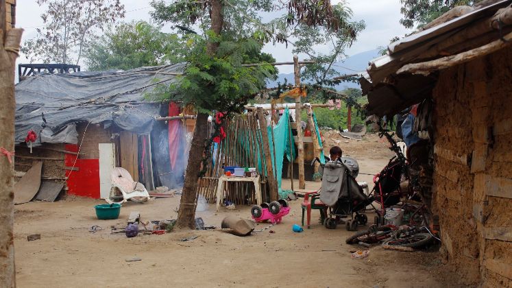 Los Yukpa cocinan a leña y consumen alimentos como el arroz y el plátano