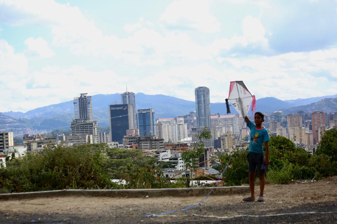 Hasta los niños se mantienen en sus actividades lúdicas./Foto Carlos Ramírez 