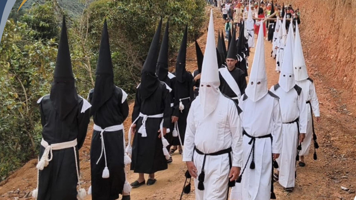 Grupo de Nazarenos de Ocaña. 