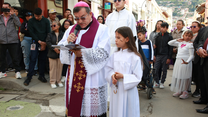 Monseñor Jorge Alberto Ossa. 