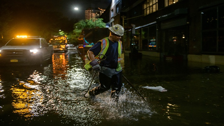 Ocho muertos tras unas súbitas inundaciones en Nueva York provocadas por la tormenta Ida./AFP