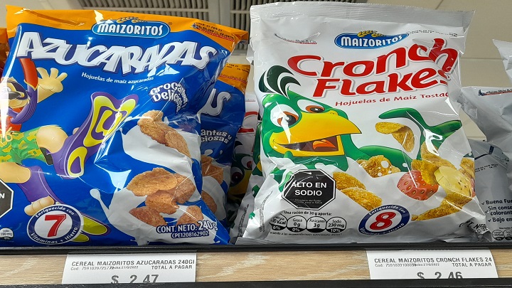 Supermercados del Táchira expresan sus precios en dólares y pesos. Foto Anggy Polanco / La Opinión