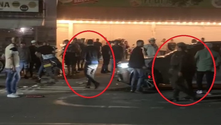 El hoy detenido fue bajado del vehículo por la comunidad, ante la presencia de unos policías.