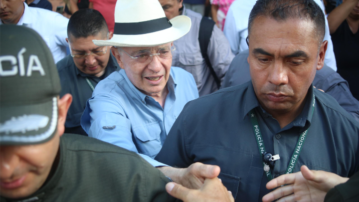 Álvaro Uribe visitó Los Patios ayer. 