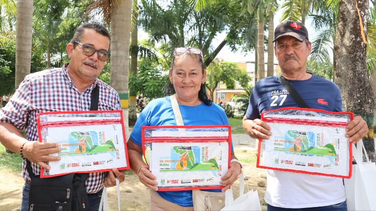 5.100 familias podrán acceder al título de sus propiedades rurales.