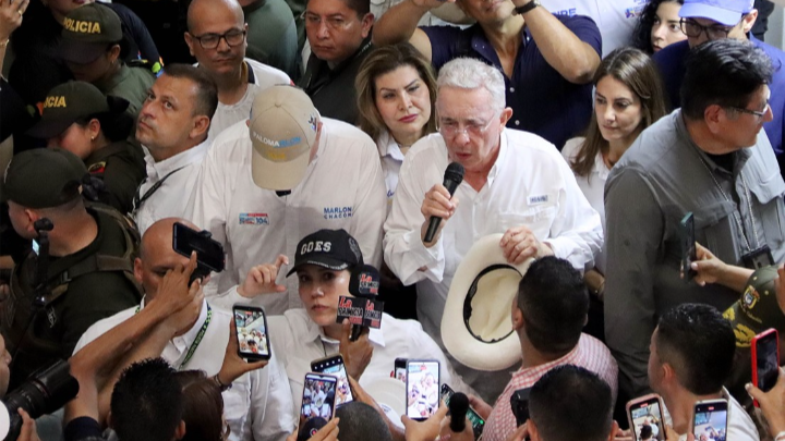 Álvaro Uribe en acto político en el centro de Cúcuta.
