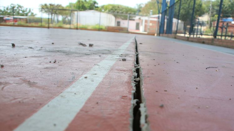 Cancha con cubierta sin iluminación