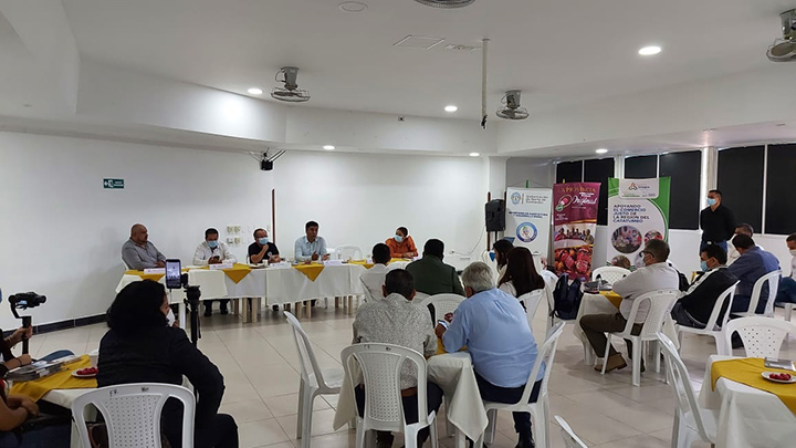 En reciente visita a Ocaña, Rodolfo Enrique Zea Navarro, ministro de Agricultura, conoció el producto procesado