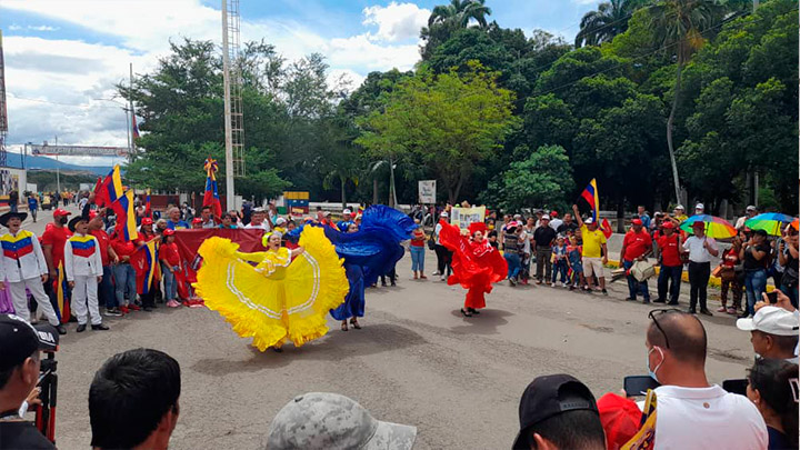 Danza en la frontera./La Opinión