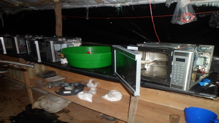 En los laboratorios para procesar cocaína se paralizó la producción.