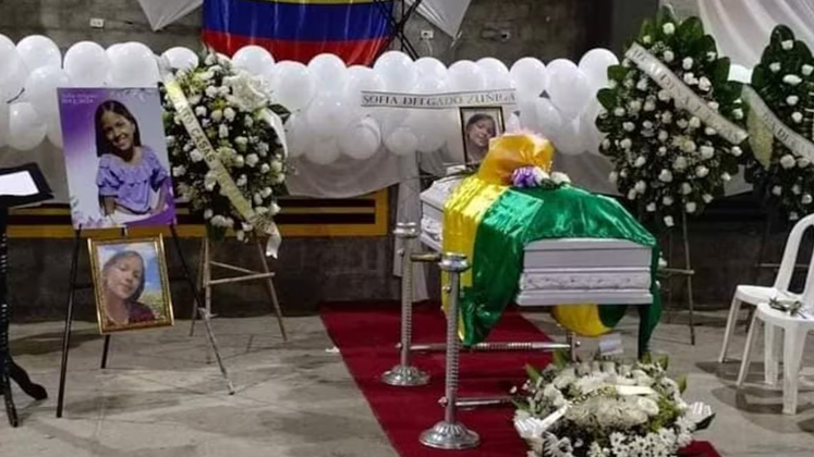 El feretro llegó a eso de las 10:30 de la noche del viernes