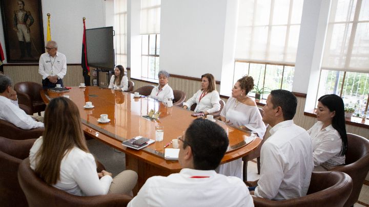 Jorge Acevedo instaló su comisión de empalme./Foto Juan Pablo Cohen-La Opinión