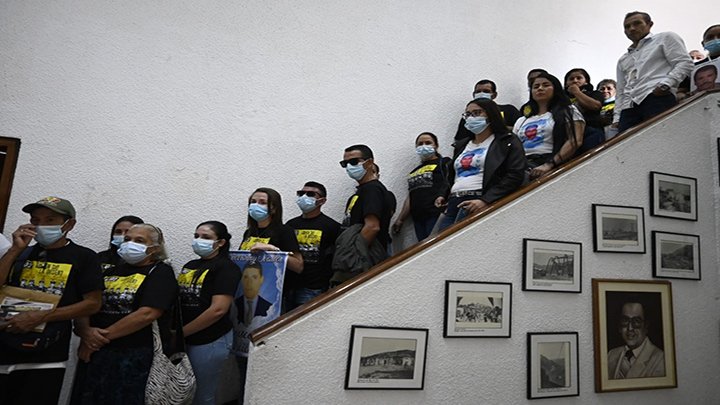 Familiares de las víctimas