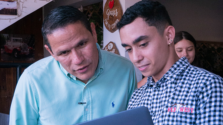 Jorge Acevedo jóvenes