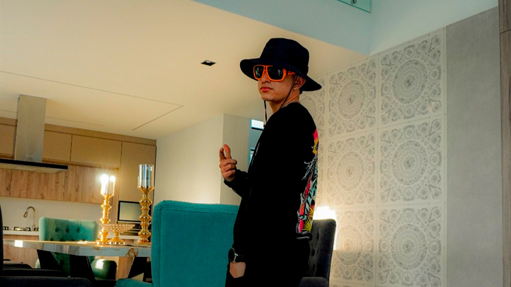 Desde hace seis años, ‘Skinny-x’ ha estado inmerso en el mundo de la música, explorando y perfeccionando su estilo.