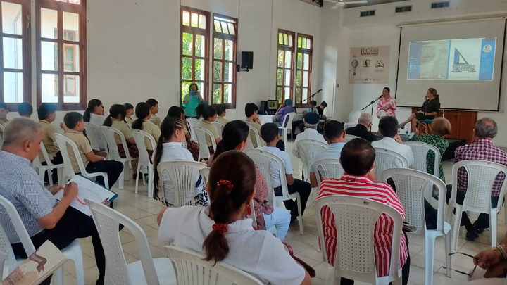 Lanzamiento 'A propósito de noticias'