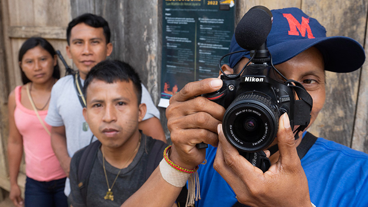 Matis de Brasil y los Tikuna de Colombia