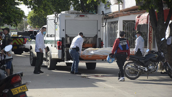 El cadáver de José Joaquín Rodríguez Corredor quedó tendido frente a su vivienda, donde fue atacado a bala.