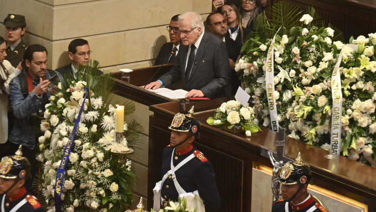 Miguel Uribe Londoño, padre del asesinado senador y precandidato presidencial Miguel Uribe Turbay, en Acento, el pódcast de La Opinión.