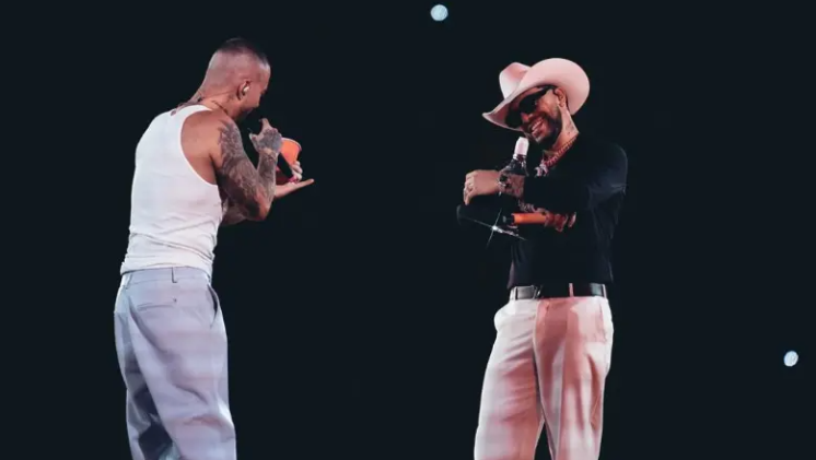 Mostrando un lado mucho más emotivo