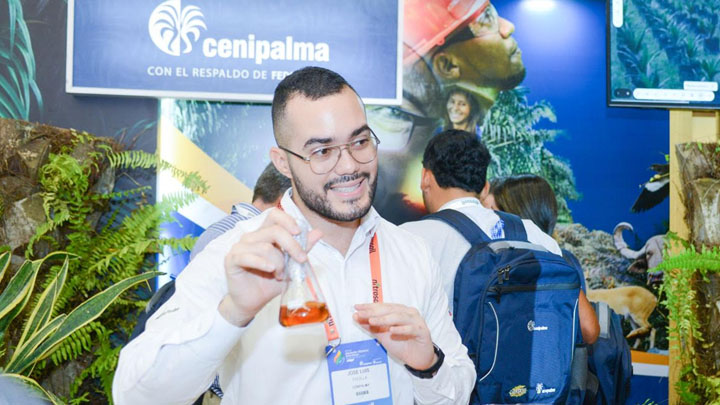 Muestra comercial de la XVIII Reunión Técnica Nacional de Palma de Aceite, en Bucaramanga.