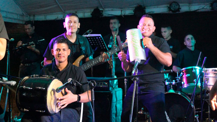 La agrupación está conformada por 17 militares. 