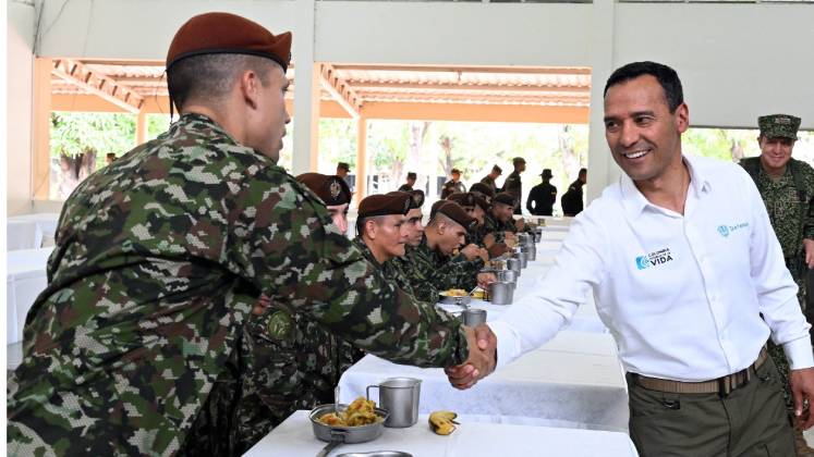 Pedro Sánchez ministro de Defensa