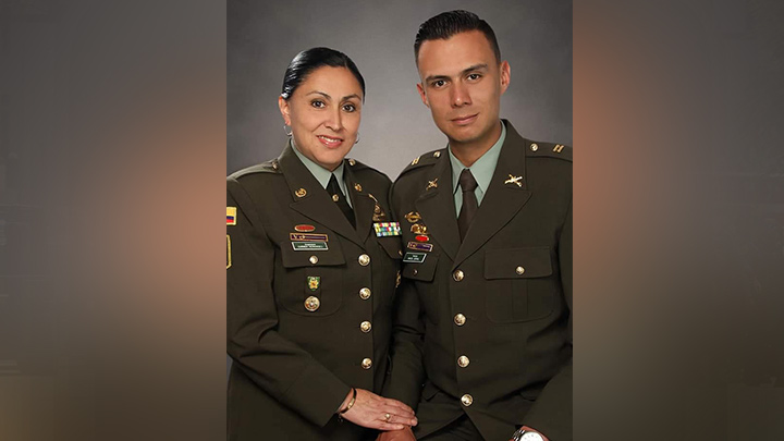 La pasión por el servicio policial también se ha heredado en la familia de Carmen. Su hijo es capitán y actualmente trabaja en Boyacá.