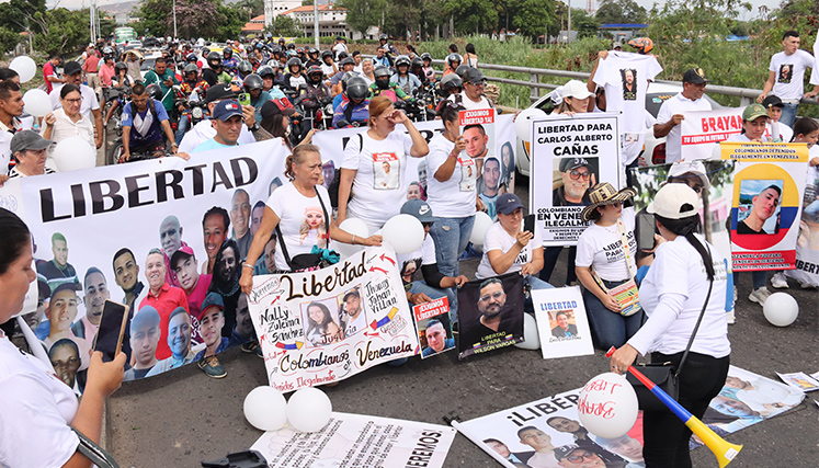 Familiares claman por la libertad de sus seres queridos