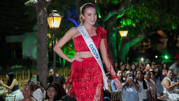 Marlyn Misse porta la banda de Señorita Cúcuta. 