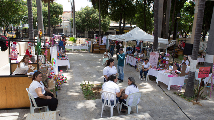 Más de 50 emprendedores mostraron sus productos a través de una pasarela