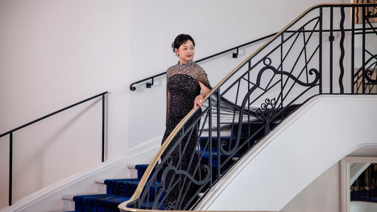 Su Min en un evento de L'oréal París. Foto tomada de @50岁阿姨自驾游 en Weibo