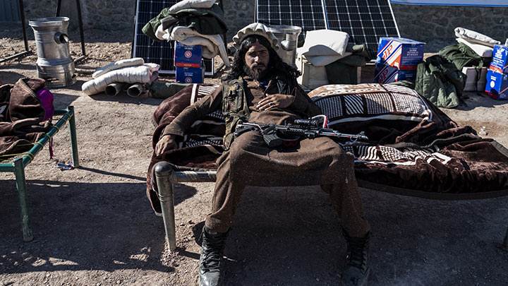 Los talibanes prohíben a las mujeres acceder a la universidad en Afganistán./Foto: AFP