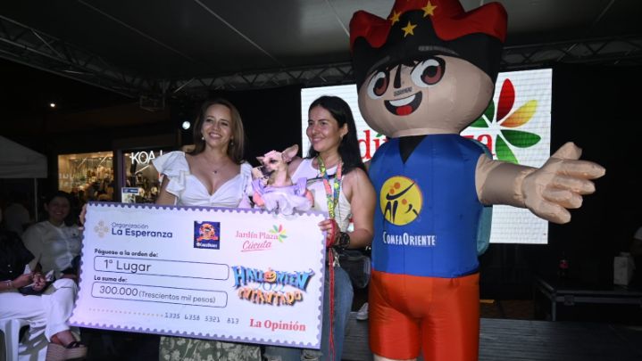 Primer puesto: Traje venga que si es pa esoo./Foto: Jorge Gutiérrez - La Opinión