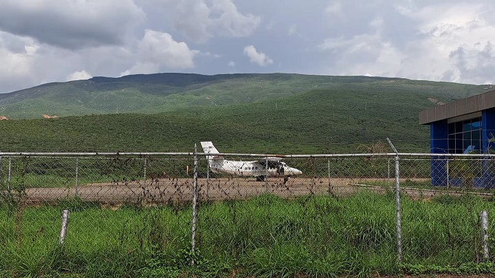 La pista del aeropuerto es pequeña y en la actualidad solo aterrizan vuelos privados