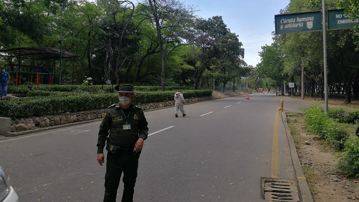Pánico en El Malecón por ataque de abejas africanas./Foto: La Opinión