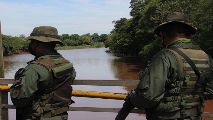 Más de 10 alcabalas deben atravesar las personas para llegar a Boca de Grita desde La Fría. Foto cortesía  Johnny Parra 