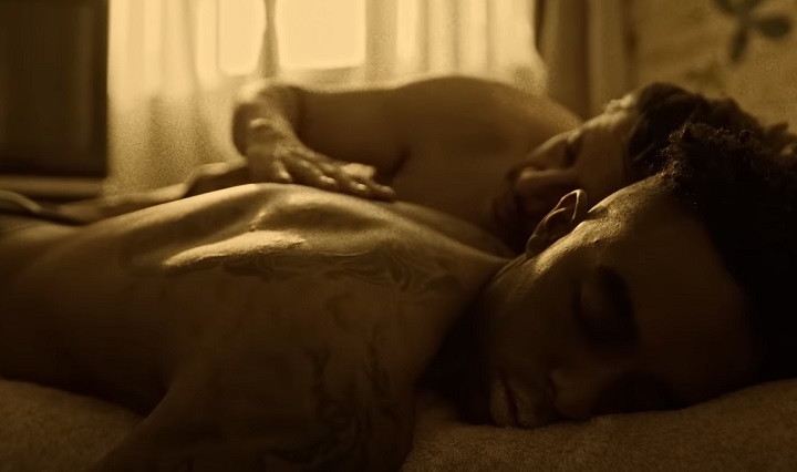 El video del nuevo tema, narra de manera cruda la historia de un hombre que se sumerge en un círculo vicioso, guiada por su sexualidad, las drogas y el amor.