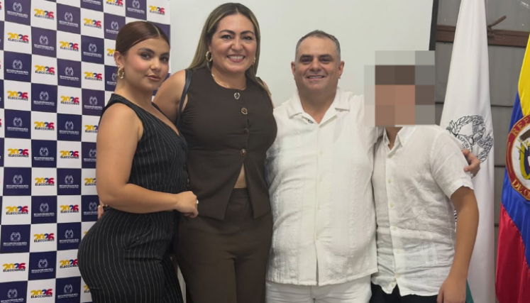 ESPOSA DE CARLOS SALCEDO 