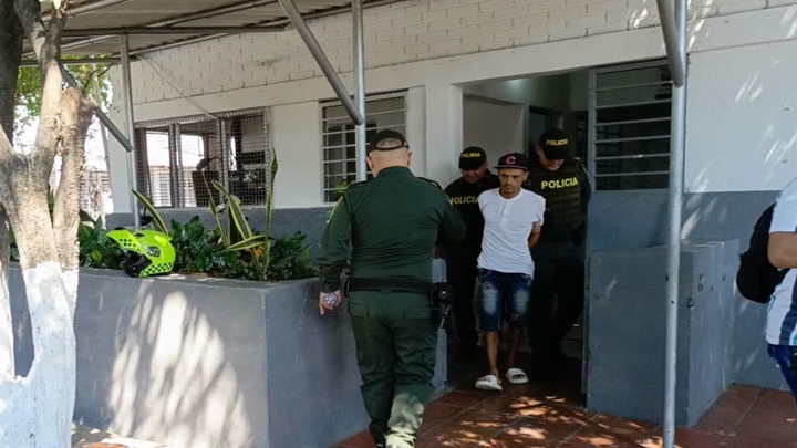 Jesús Javier Rojas, quien es señalado de pertenecer a la banda criminal ‘Los AK-47’ y, según fuentes judiciales, de encargarse de controlar que los expendedores entreguen las cuentas a la organización criminal.