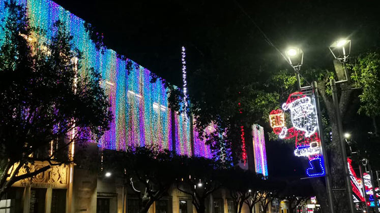 La Alcaldía de Cúcuta solo instaló alumbrado navideño en el parque Santander./ Foto Cortesía